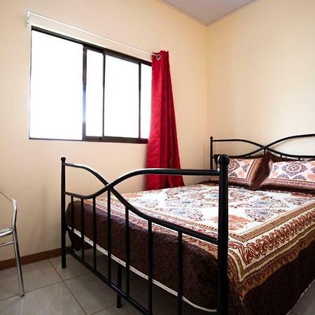 Flor De Katty Hostel Airport Río Segundo Екстериор снимка