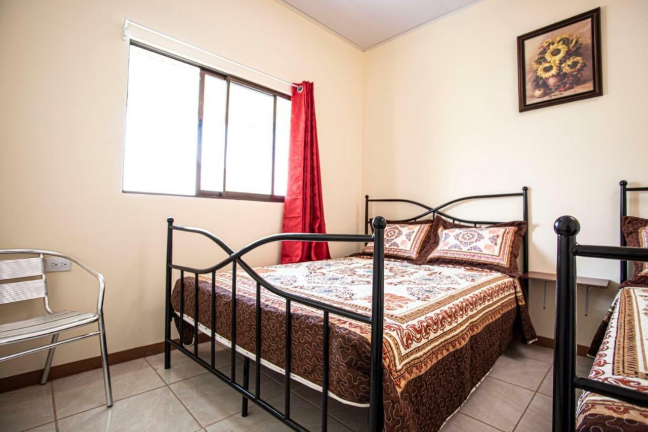 Flor De Katty Hostel Airport Río Segundo Екстериор снимка