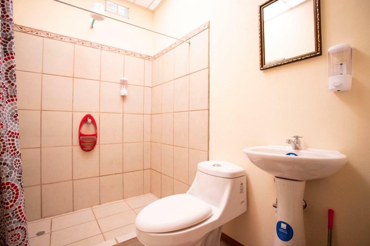 Flor De Katty Hostel Airport Río Segundo Екстериор снимка