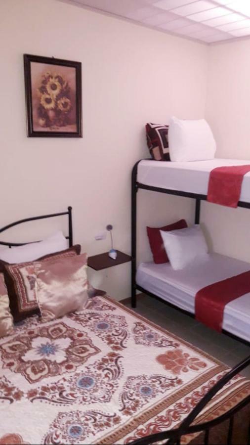 Flor De Katty Hostel Airport Río Segundo Екстериор снимка